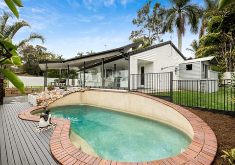 Renovated Family Oasis Minutes from the Beach and CBD