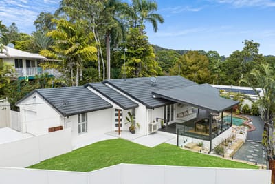 Renovated Family Oasis Minutes from the Beach and CBD
