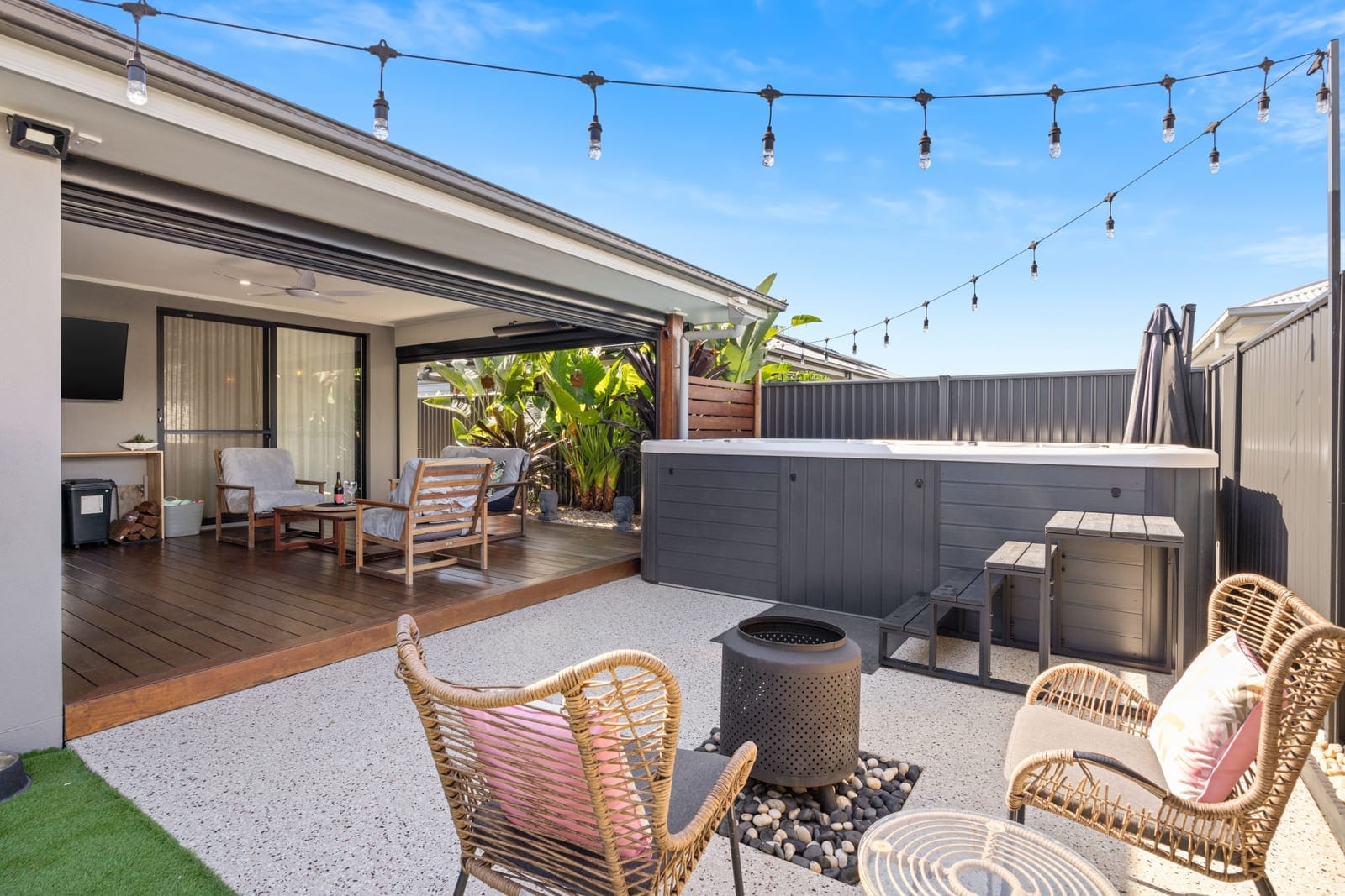 Contemporary Luxury, Effortless Elegance, Side Access Gem!