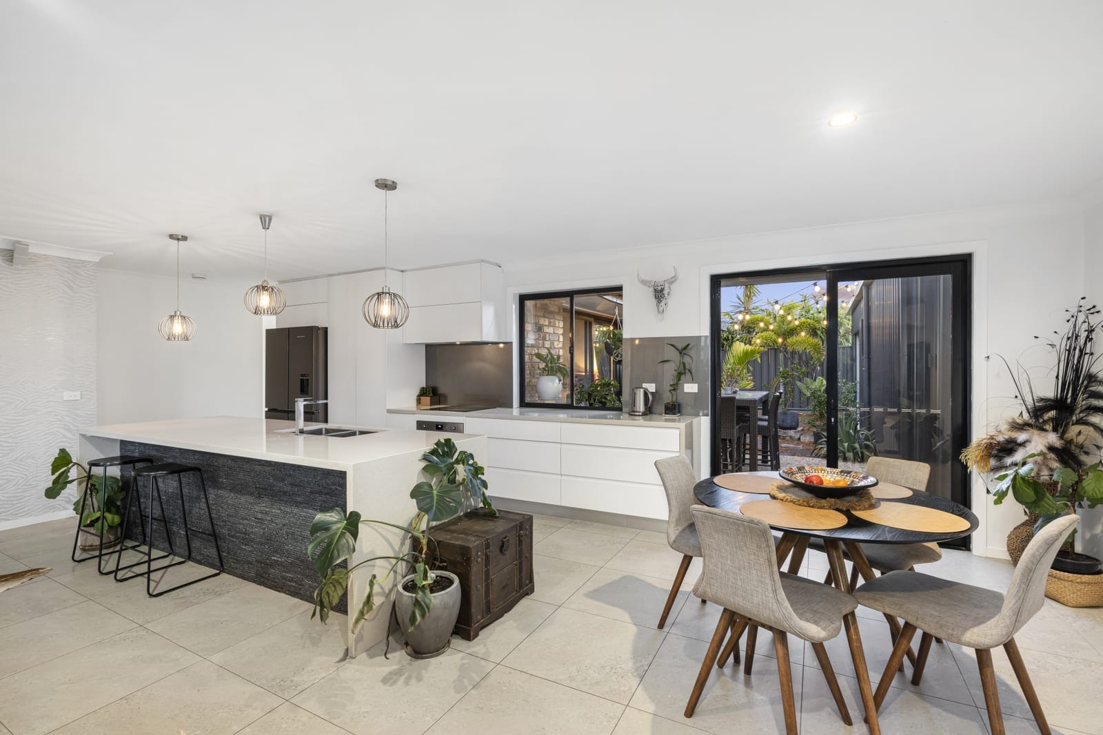 Beachside Entertainer, Family & Lifestyle Perfection!
