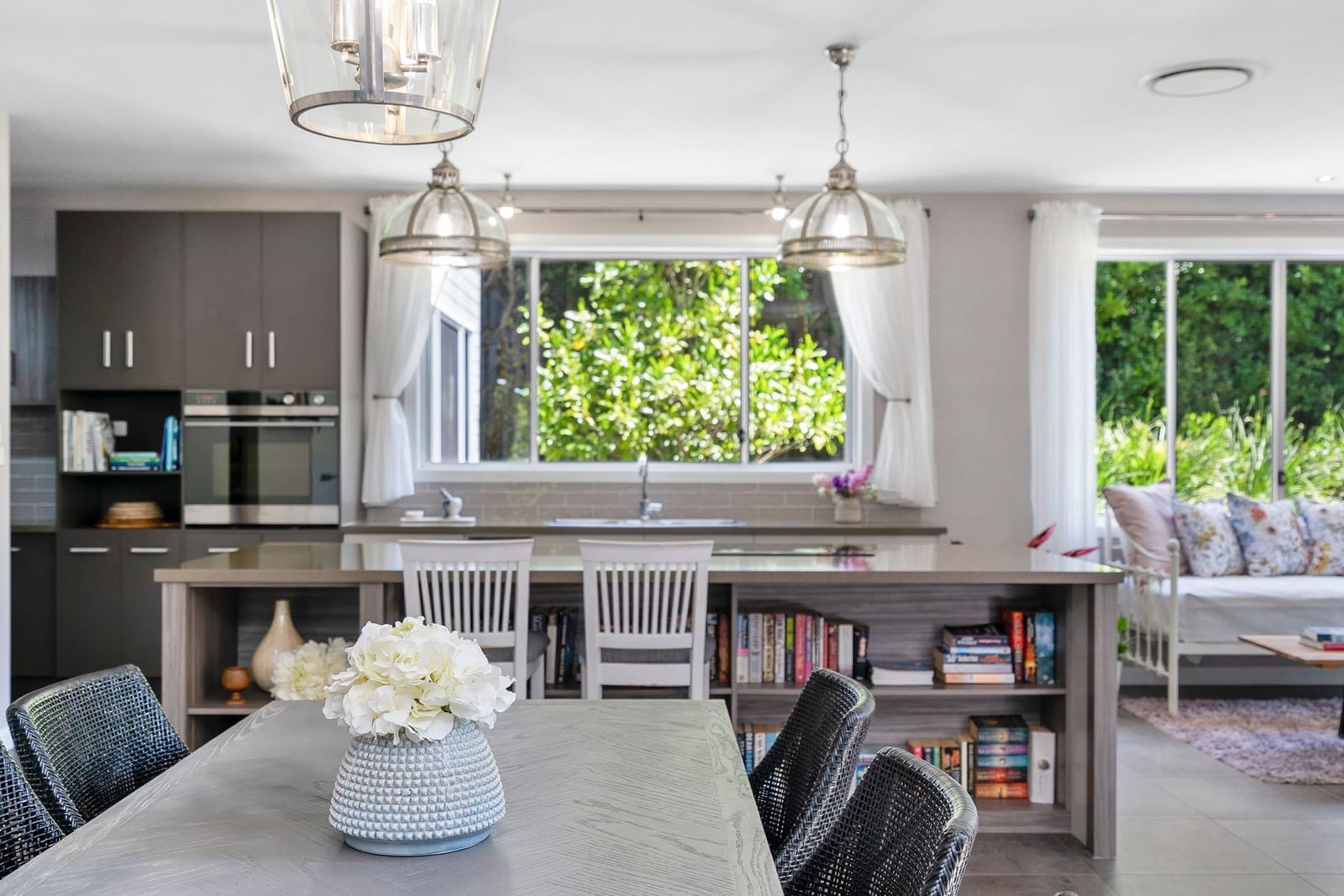 Elegant, Private, Single-Level Family Entertainer on 843sqm