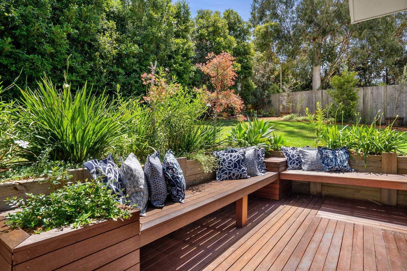 Elegant, Private, Single-Level Family Entertainer on 843sqm
