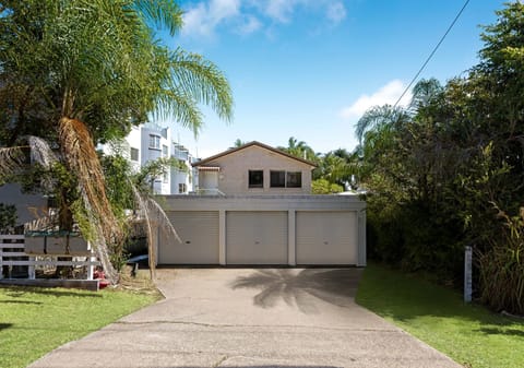Triplex – 400m to Beach, Development Site