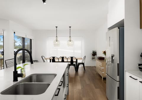 Effortless Living: Elegant & Immaculate