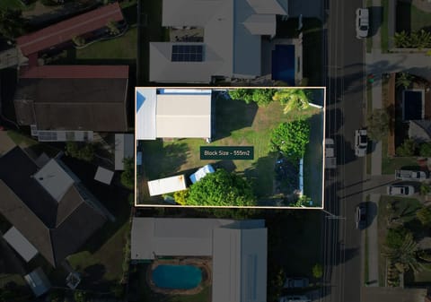 Rare Beachside Opportunity – 300m to Sand