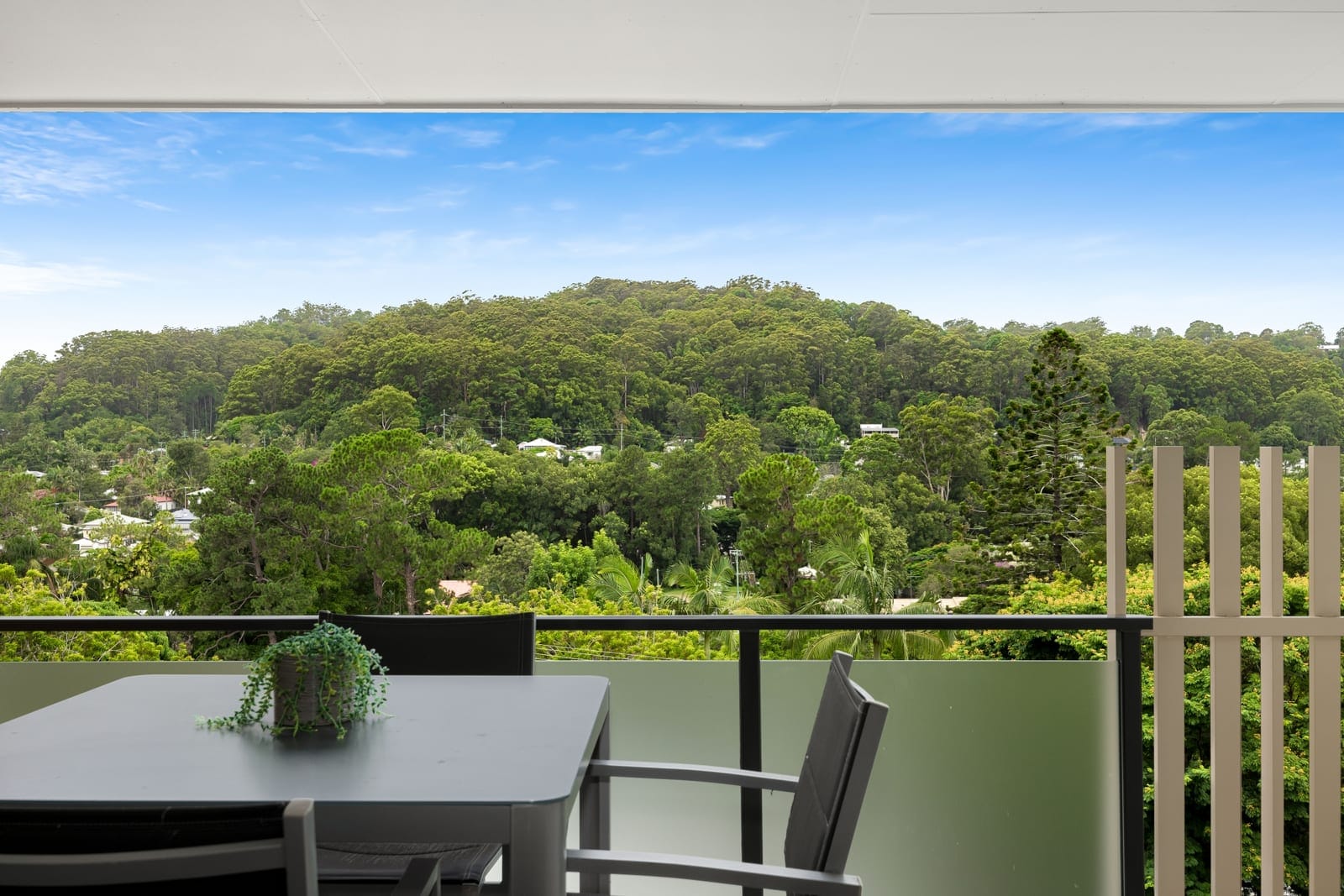 Effortless Investment, Central & Contemporary