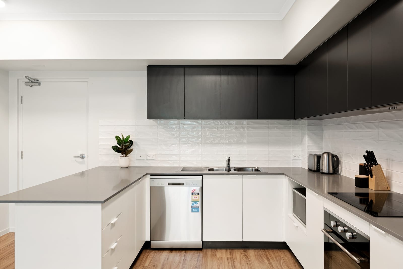 Effortless Investment, Central & Contemporary