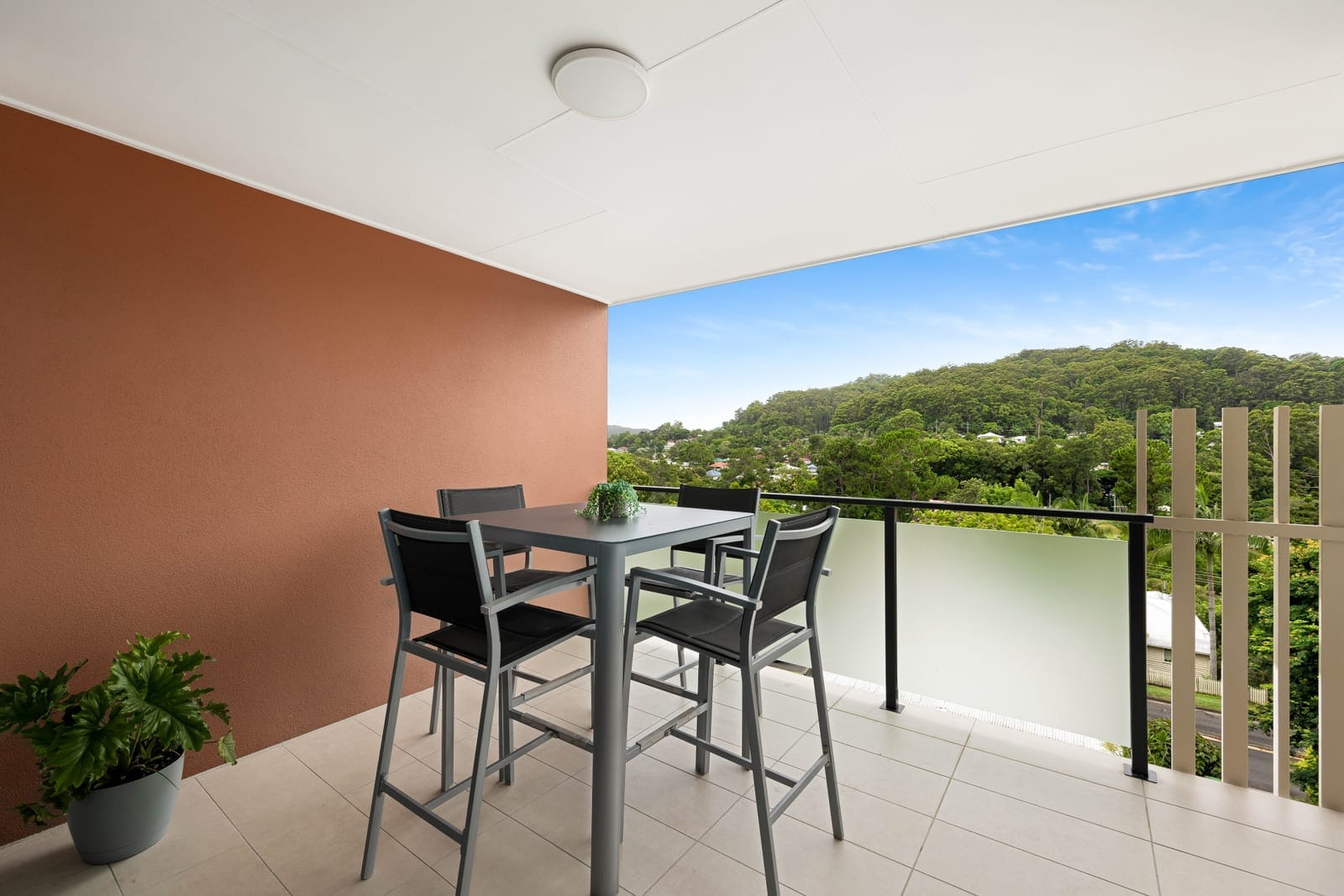 Effortless Investment, Central & Contemporary