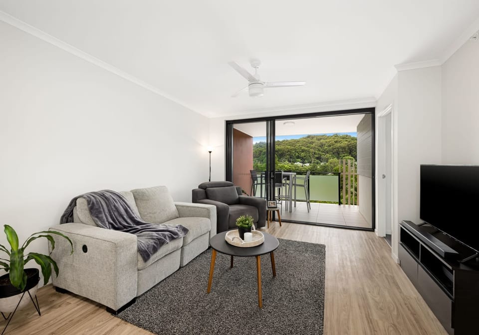 Effortless Investment, Central & Contemporary
