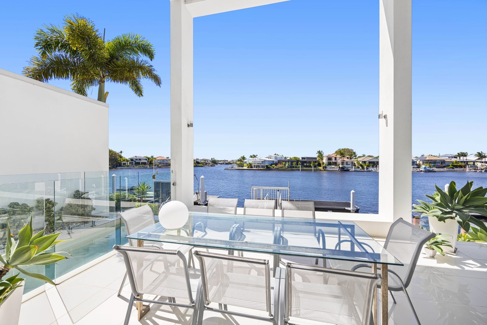 A Waterfront Oasis in the Heart of the Sunshine Coast