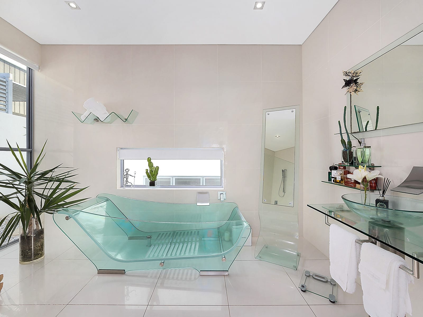 A Waterfront Oasis in the Heart of the Sunshine Coast