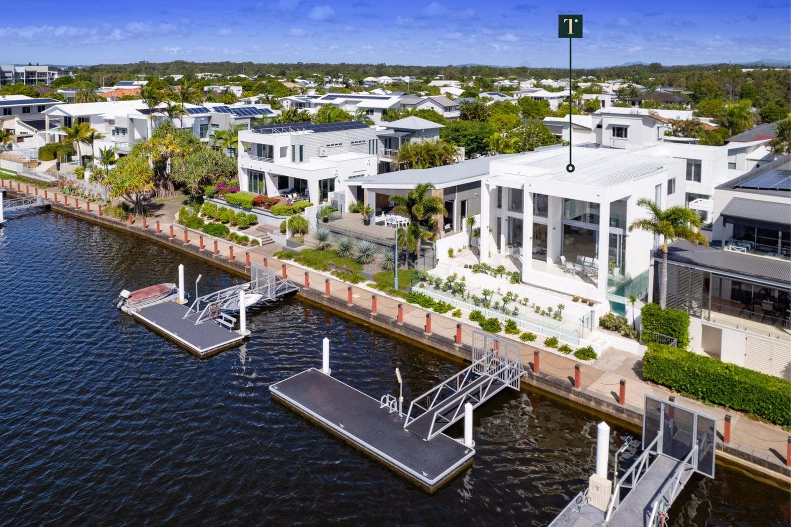 A Waterfront Oasis in the Heart of the Sunshine Coast