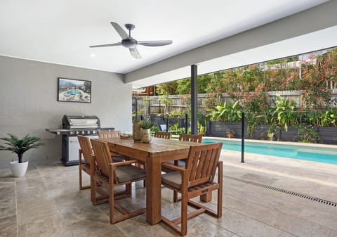 Superb family living minutes from the beach