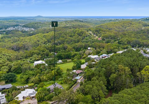 Renovate or Detonate: Direct North-Facing 2,420sqm Block