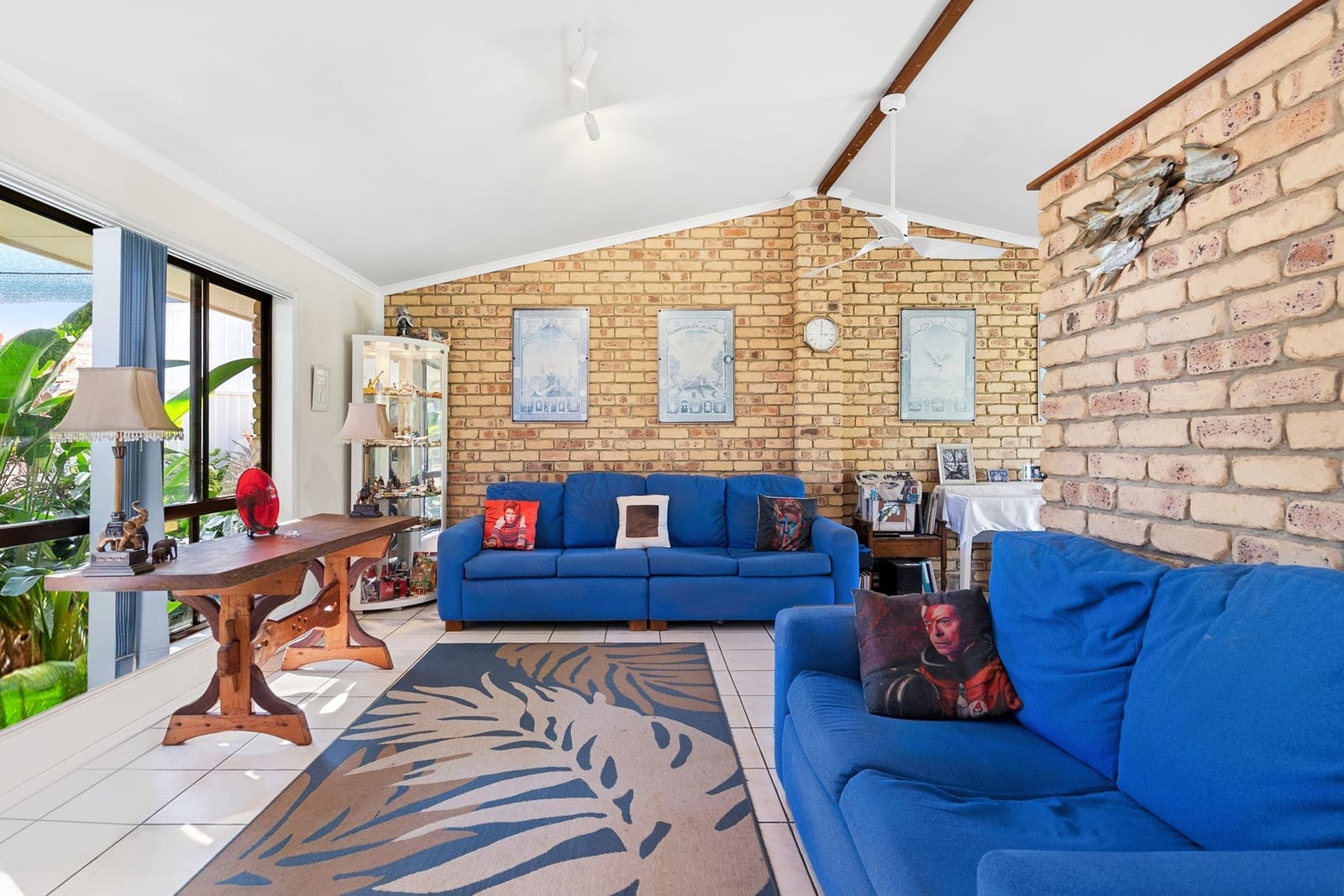 Situated on a generous 715m2 block