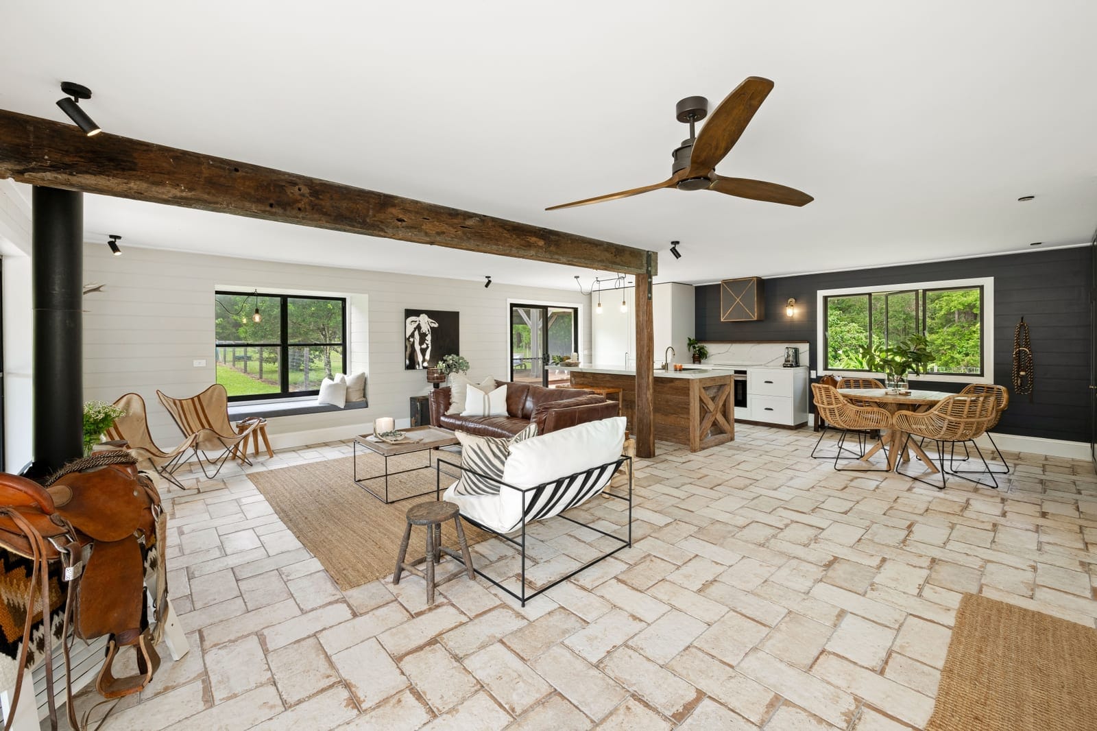 STUNNING SUNSHINE COAST HORSE & CATTLE ACREAGE