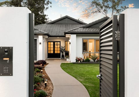 Stunning North Facing Entertainer