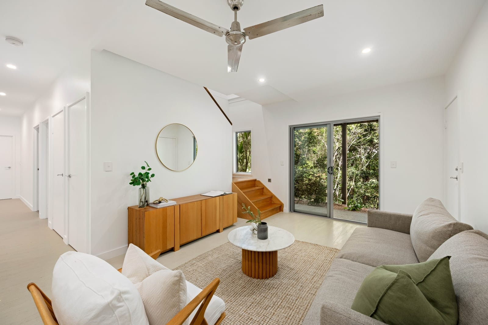 Mons Magic: Private Entertainer with Dual Living