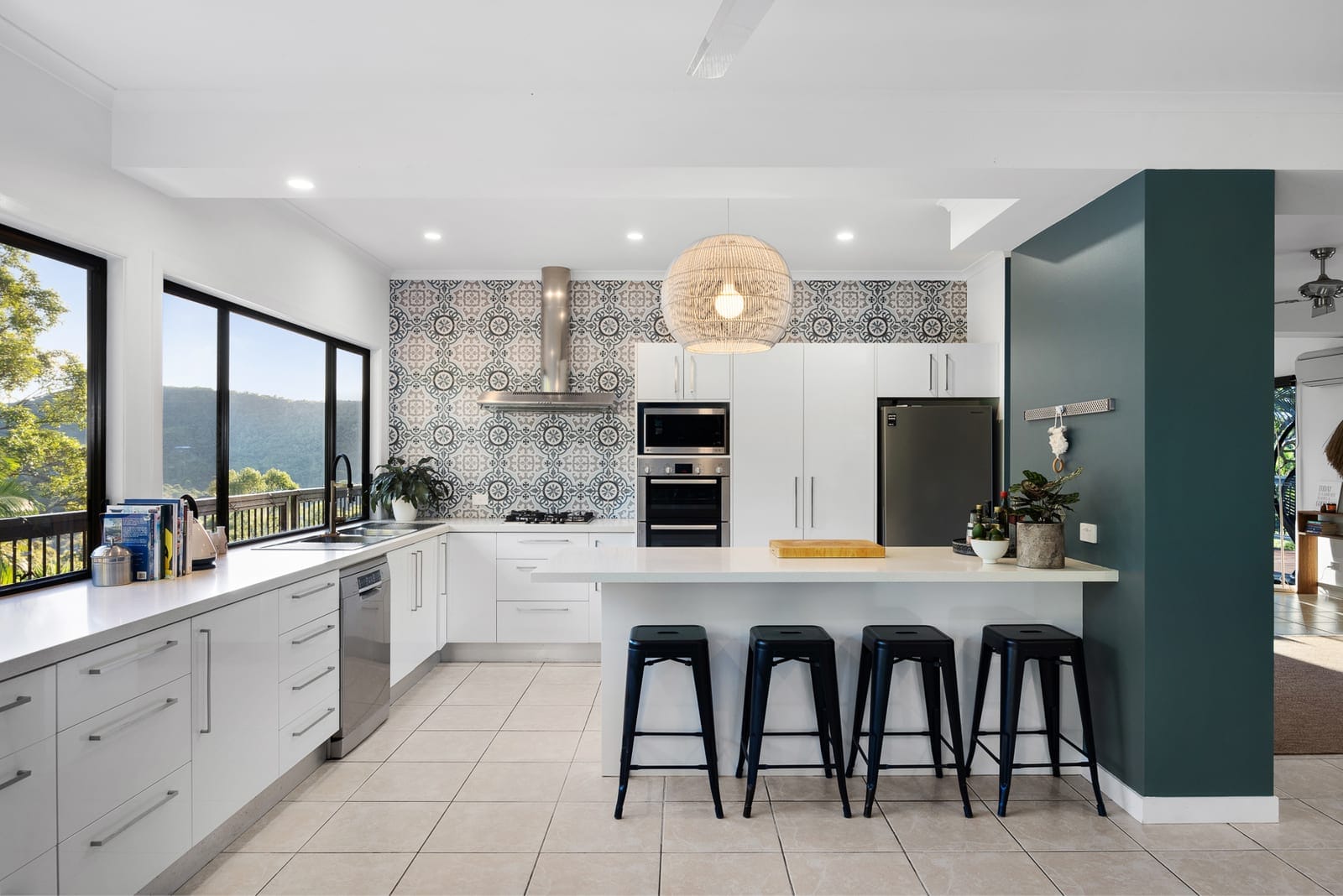 Hinterland Escape with Panoramic Views, just 15 minutes to Coolum