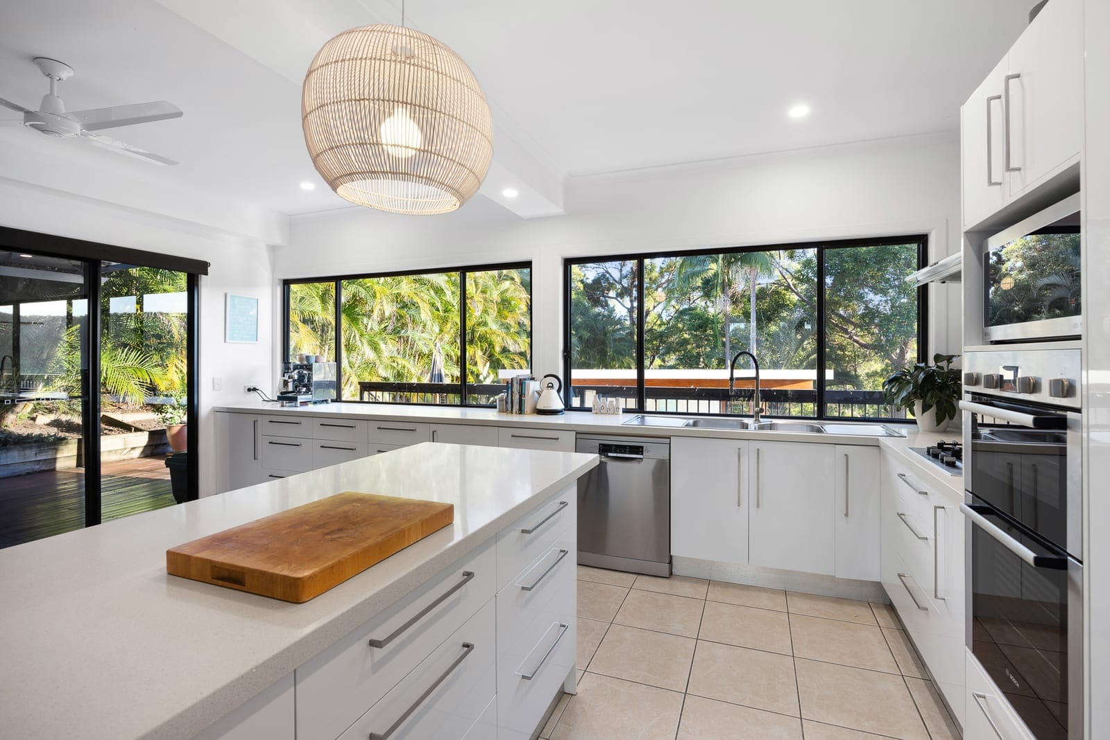 Hinterland Escape with Panoramic Views, just 15 minutes to Coolum