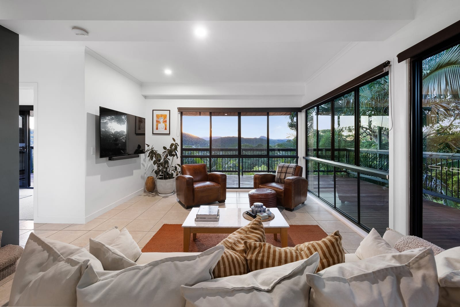 Hinterland Escape with Panoramic Views, just 15 minutes to Coolum