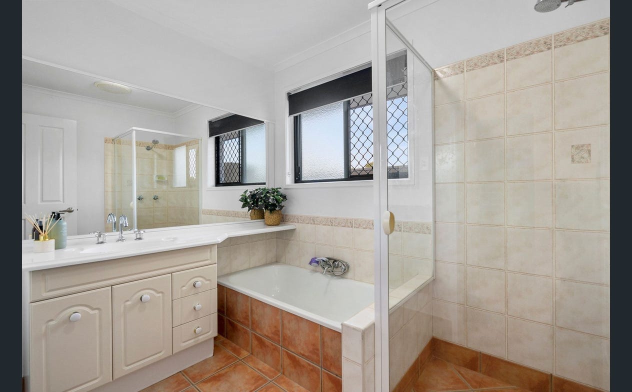 Move the Family to Beautiful Buderim!