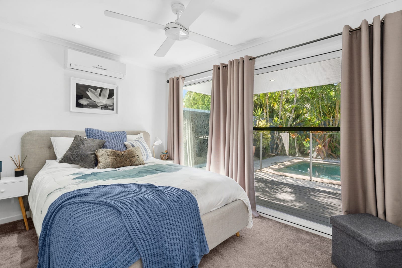 Island Entertainer – 800m to the Beach