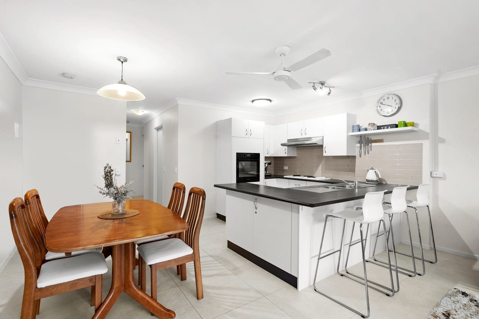 Renovated North Facing Apartment with Water Views