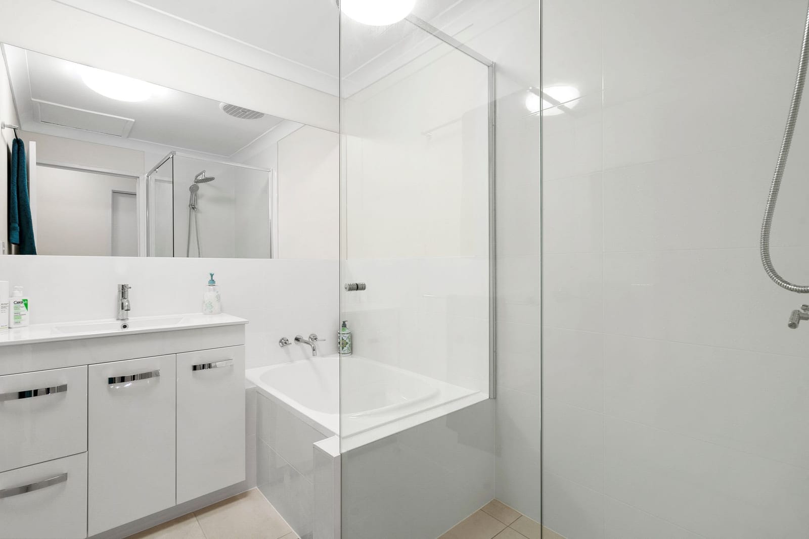 Renovated North Facing Apartment with Water Views