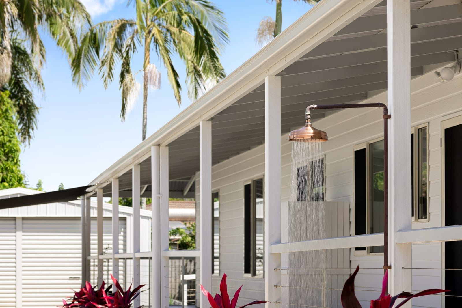 Immaculate Queenslander, 400m to Beach