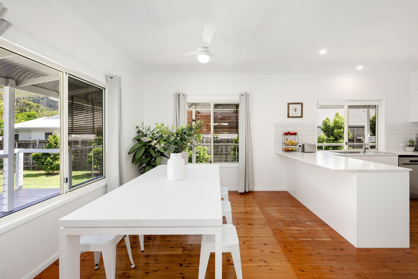 Immaculate Queenslander, 400m to Beach