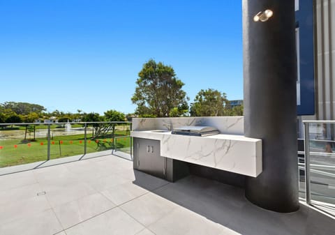 Sub-Penthouse North Facing Beachfront