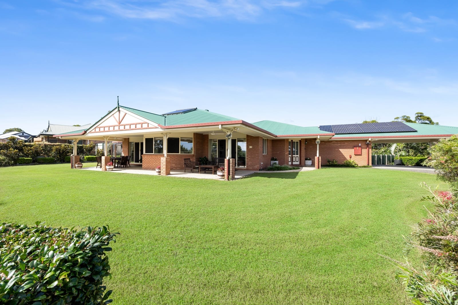 Lifestyle Acreage: Mountain Views, Northerly Splendour