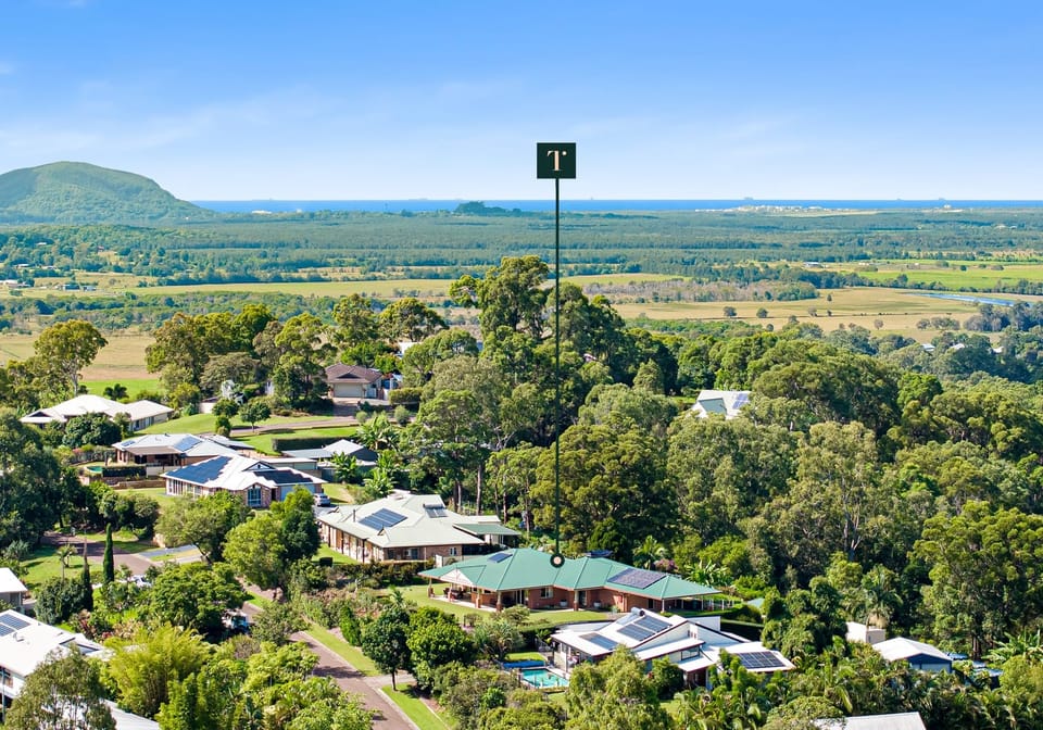 Lifestyle Acreage: Mountain Views, Northerly Splendour