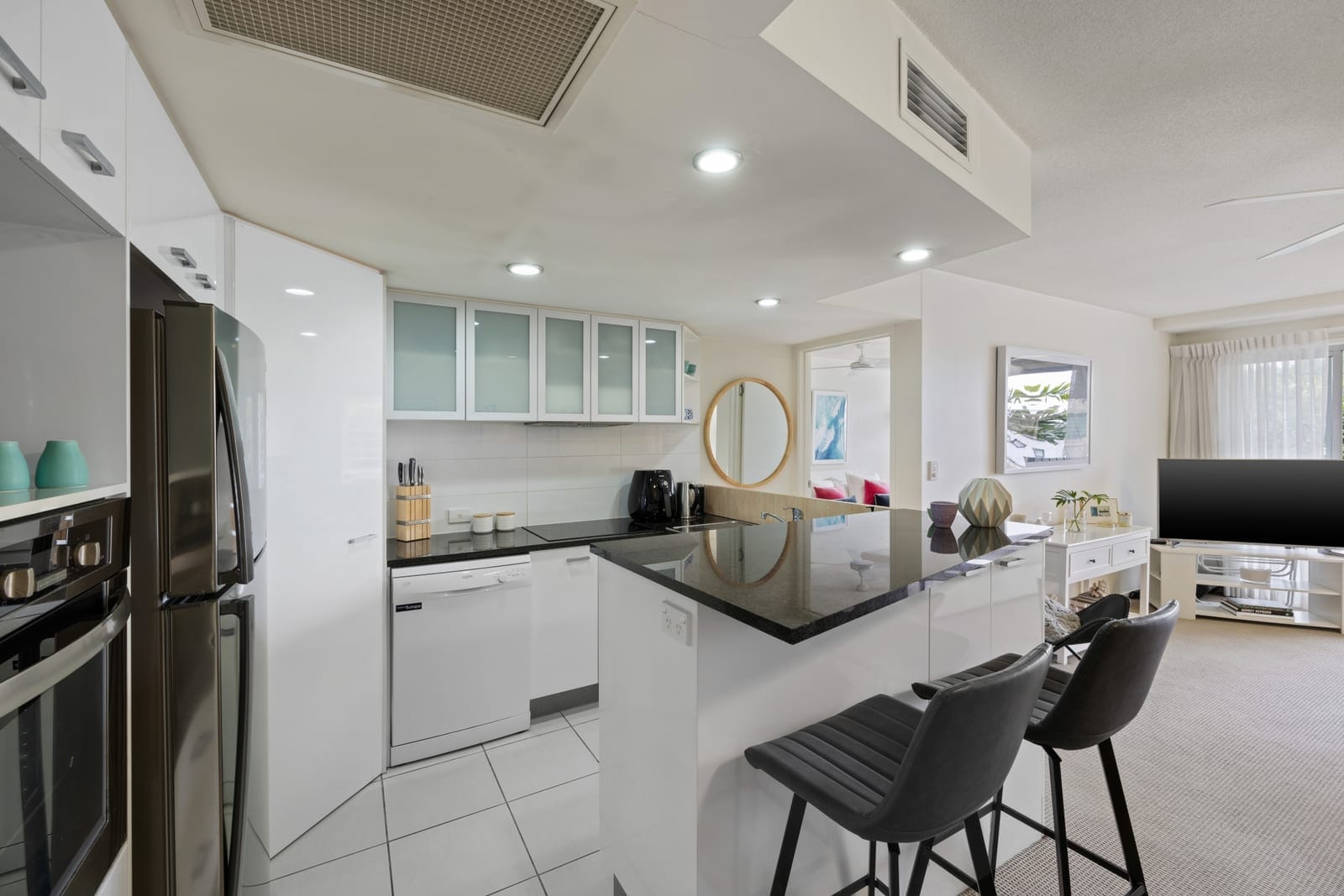 Island Lifestyle, Coastal Convenience