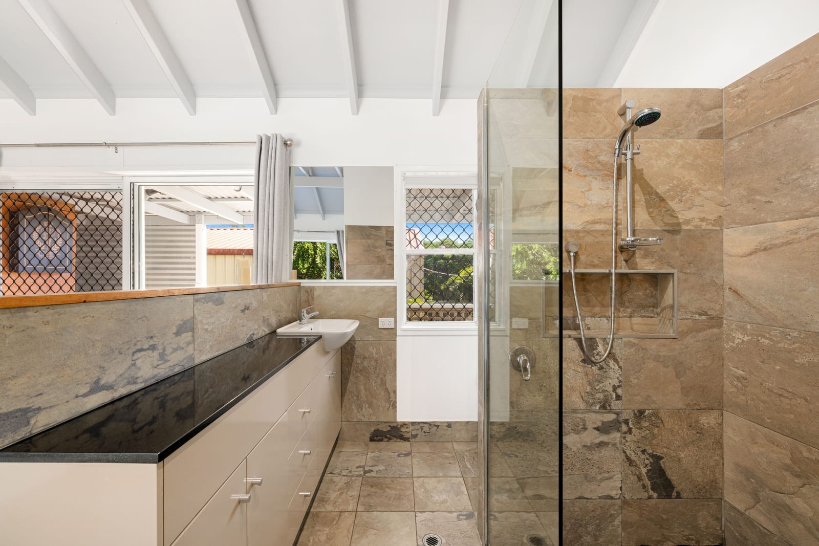 A Coastal Sanctuary for Serene Living and Beachside Luxury