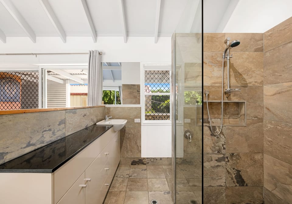 A Coastal Sanctuary for Serene Living and Beachside Luxury