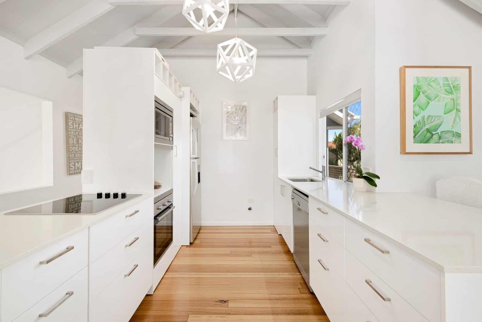 A Coastal Sanctuary for Serene Living and Beachside Luxury