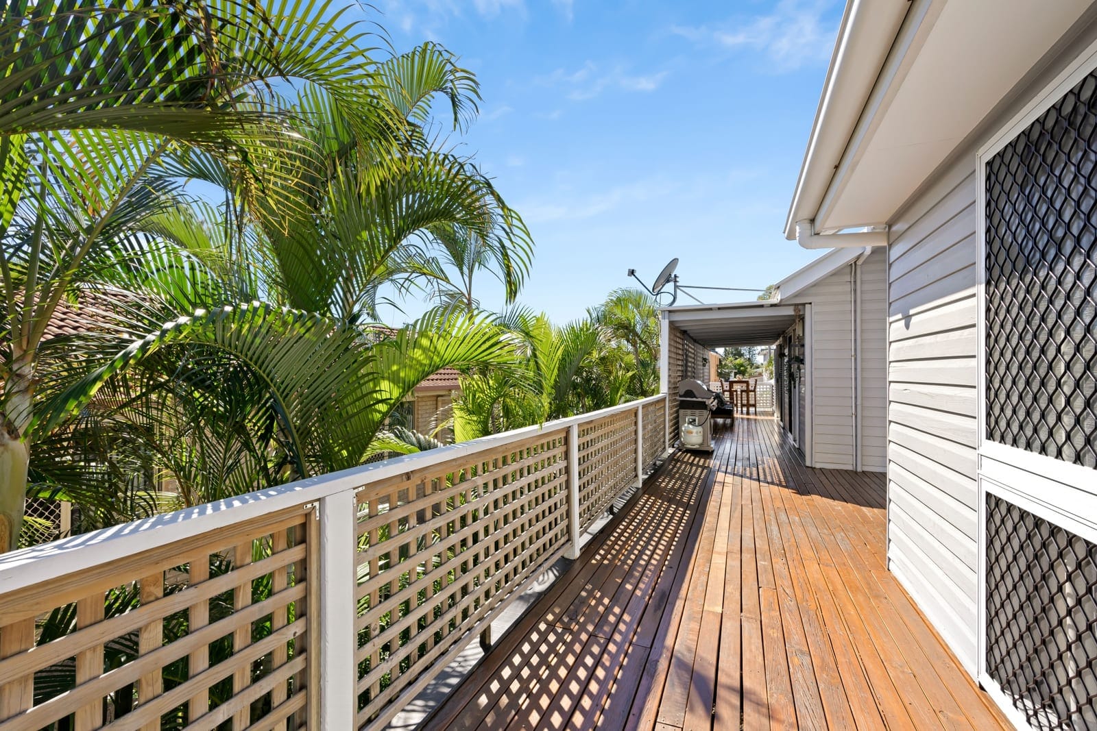 A Coastal Sanctuary for Serene Living and Beachside Luxury