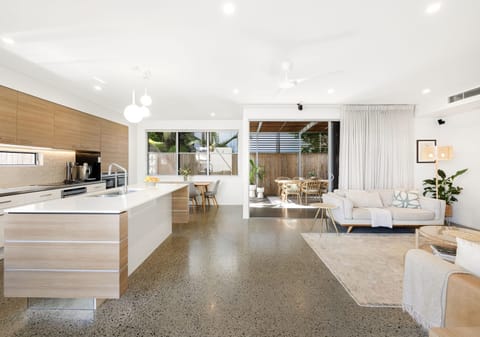 Designer Residence: Beachside Cotton Tree