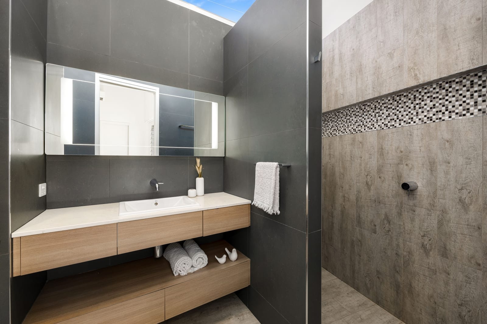 Designer Residence: Beachside Cotton Tree