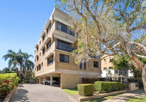 Entry Level Buying 250m to Beach
