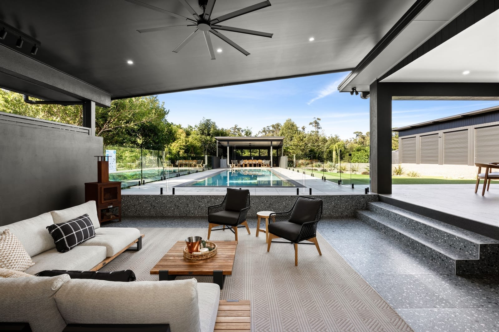 Luxury Living on Sprawling 7,697m2: Discover Your Private Paradise