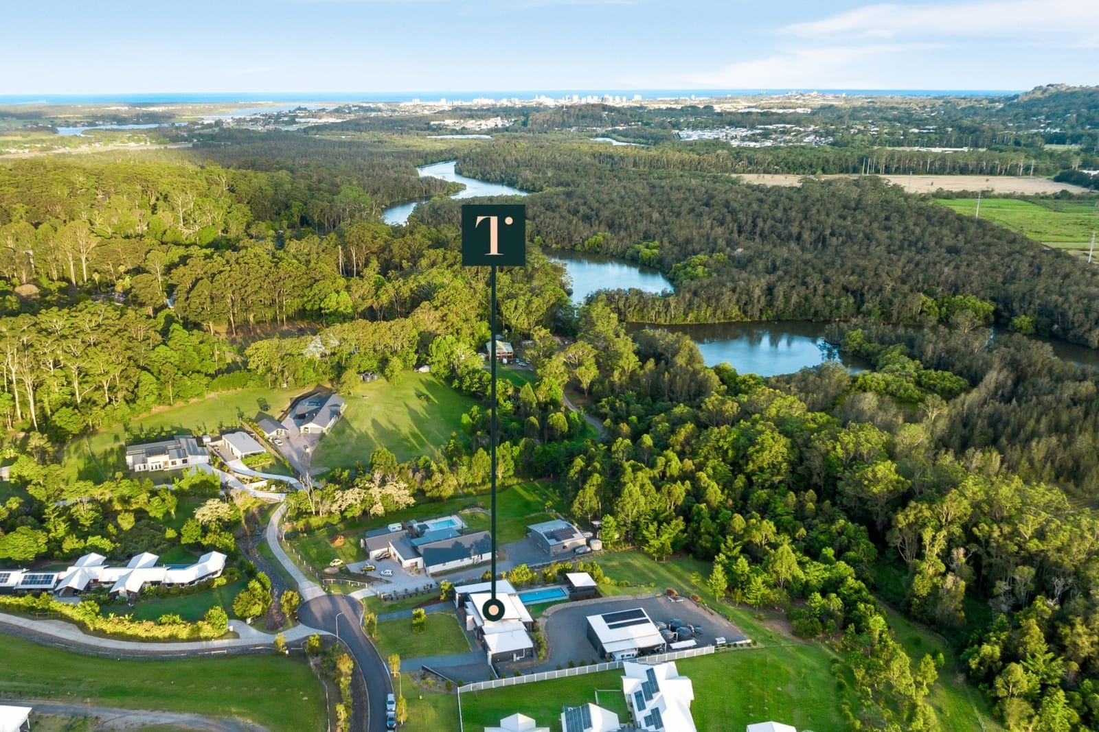 Luxury Living on Sprawling 7,697m2: Discover Your Private Paradise