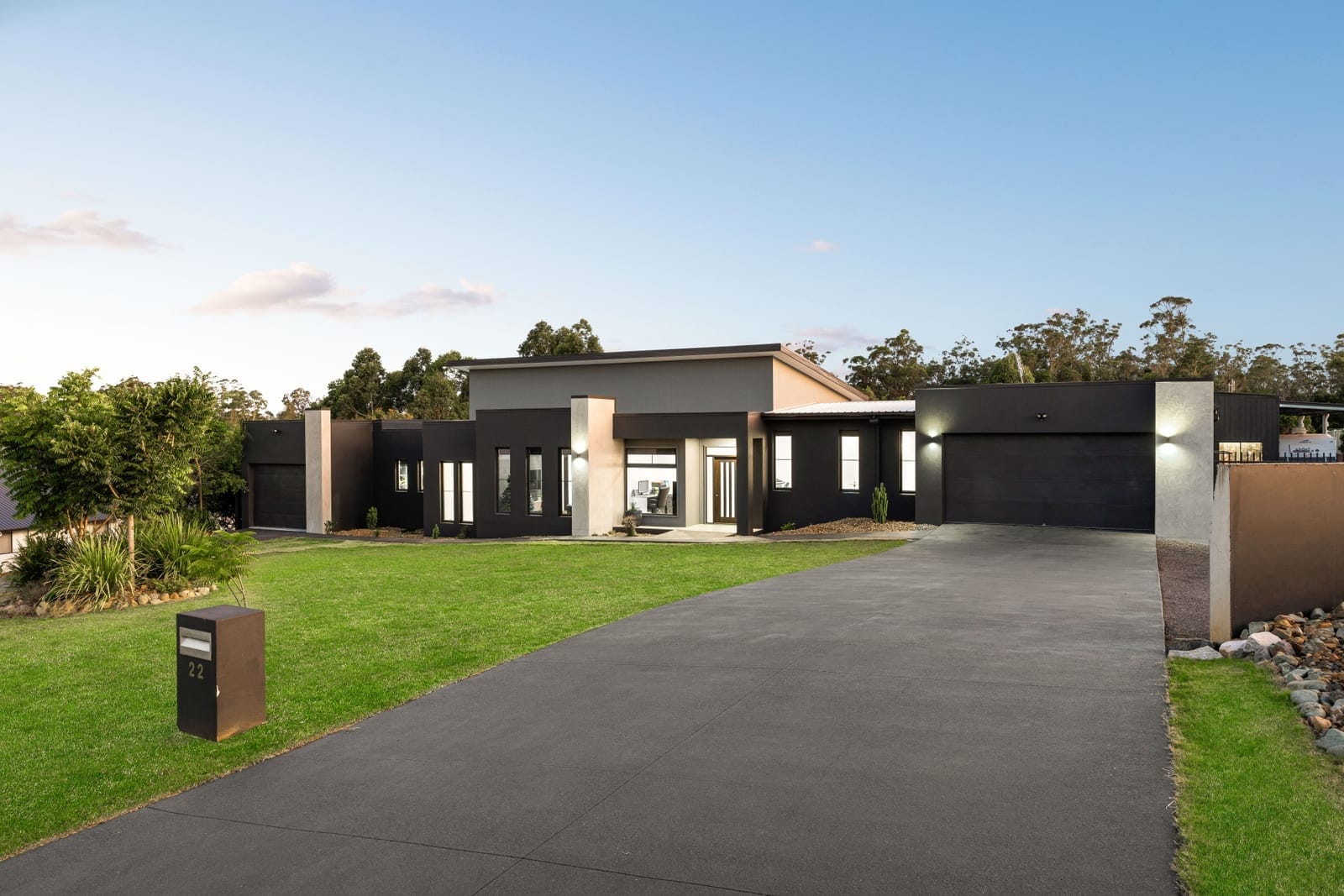 Luxury Living on Sprawling 7,697m2: Discover Your Private Paradise
