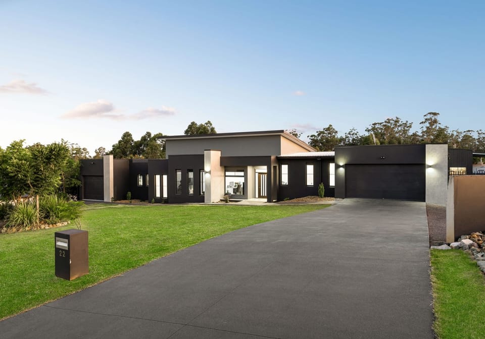 Luxury Living on Sprawling 7,697m2: Discover Your Private Paradise