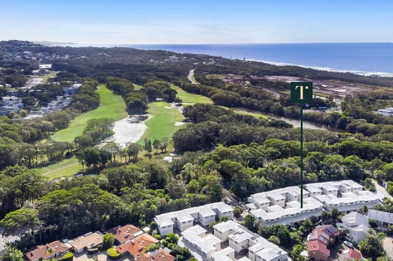 Modern Townhouse, 500m to the Beach