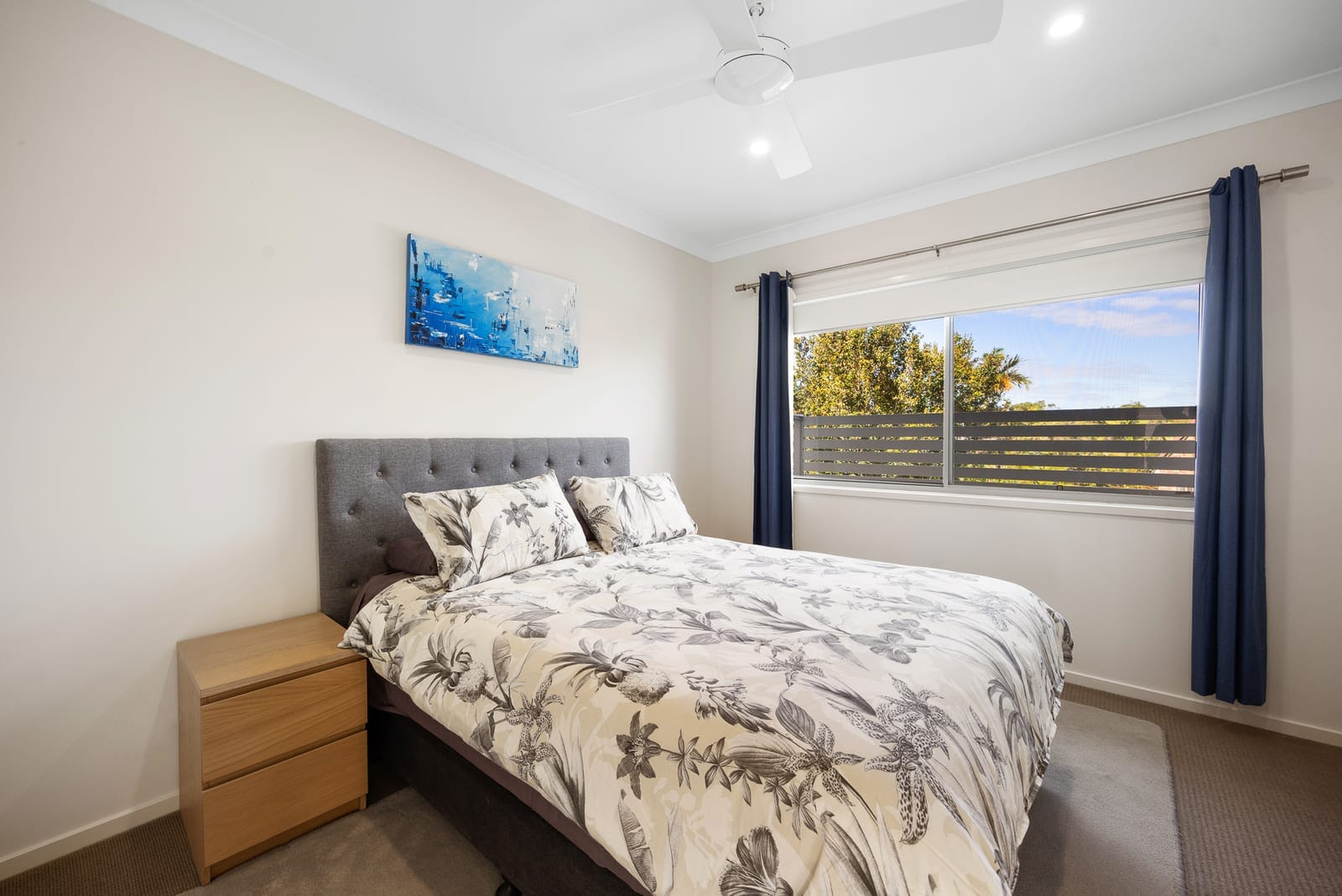 Modern Townhouse, 500m to the Beach