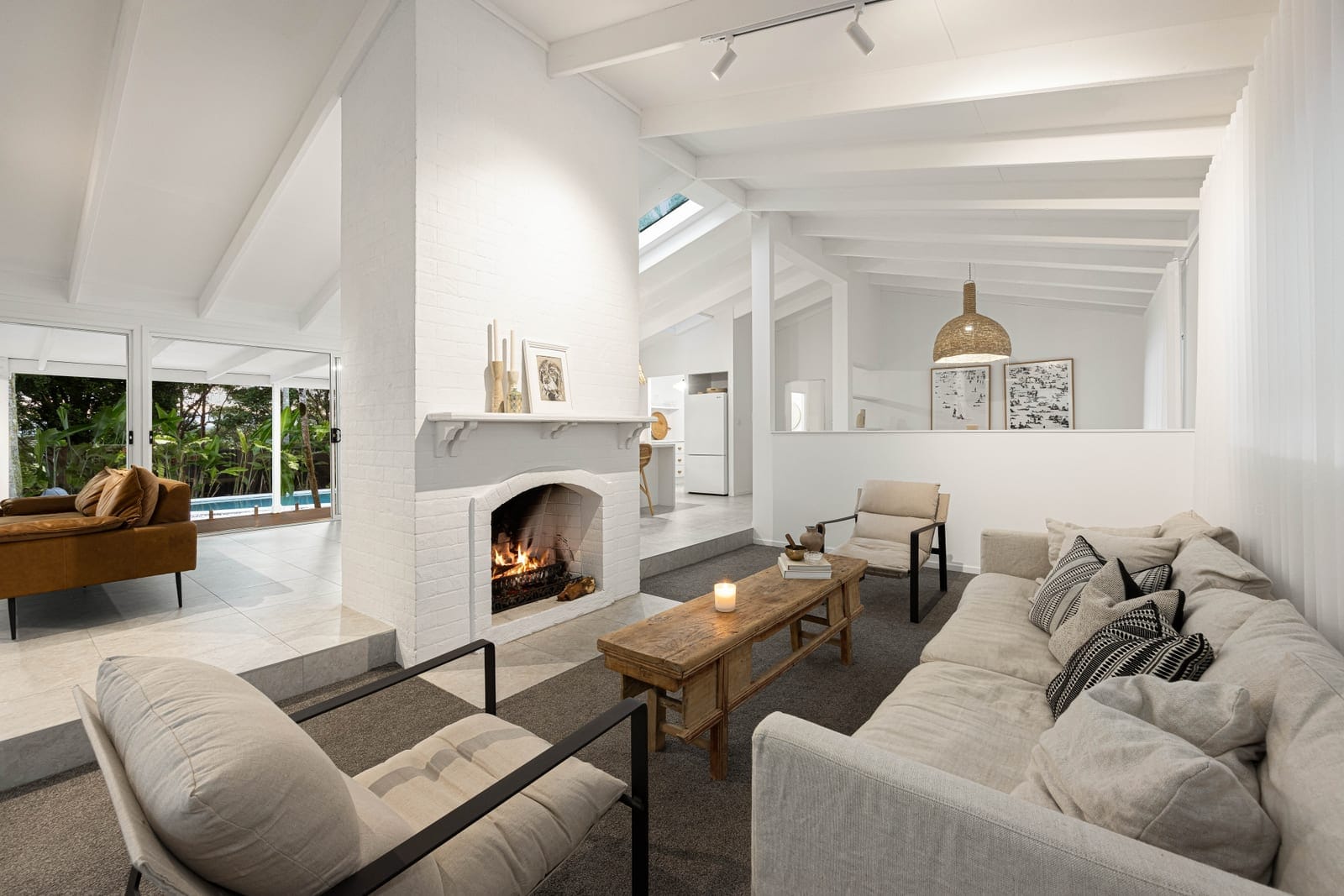 Elegant Homestead on 1½ Parklike Acres