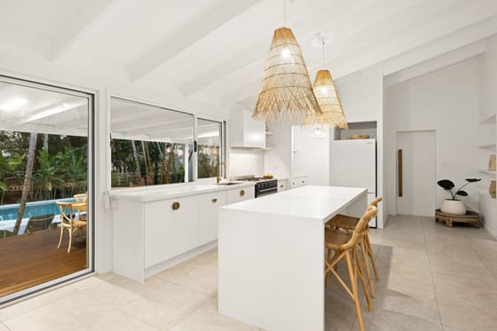 Elegant Homestead on 1½ Parklike Acres